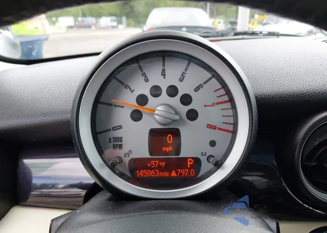 2009 Mini Cooper Clubman from USA, damaged, VIN WMWML33509TX34213